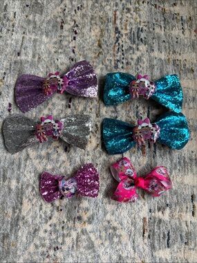 LOL Doll Glitter Bow Hair Clips - Assorted Colors